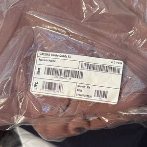 ALO YOGA Accolade Hoodie in Smoky Quartz Rose